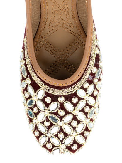 DESI COLOUR Women Maroon Ethnic Punjabi Jutti