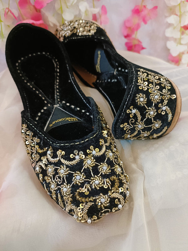 Handcrafted juttis, heels, bellies, flats, and mules for weddings, festivals, and daily wear – DESI COLOUR