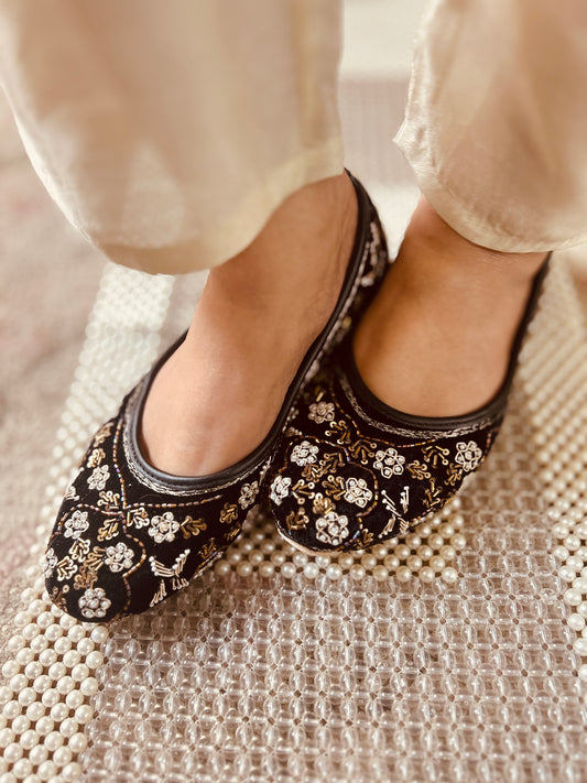 Noir Royale Black-The Hera Collection