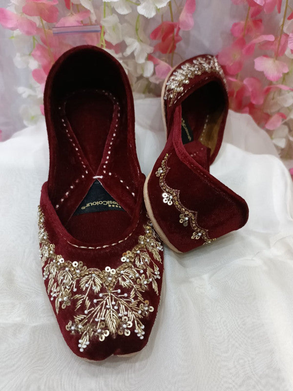 Handcrafted juttis, heels, bellies, flats, and mules for weddings, festivals, and daily wear – DESI COLOUR