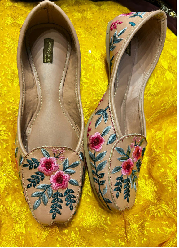 Handcrafted juttis, heels, bellies, flats, and mules for weddings, festivals, and daily wear – DESI COLOUR