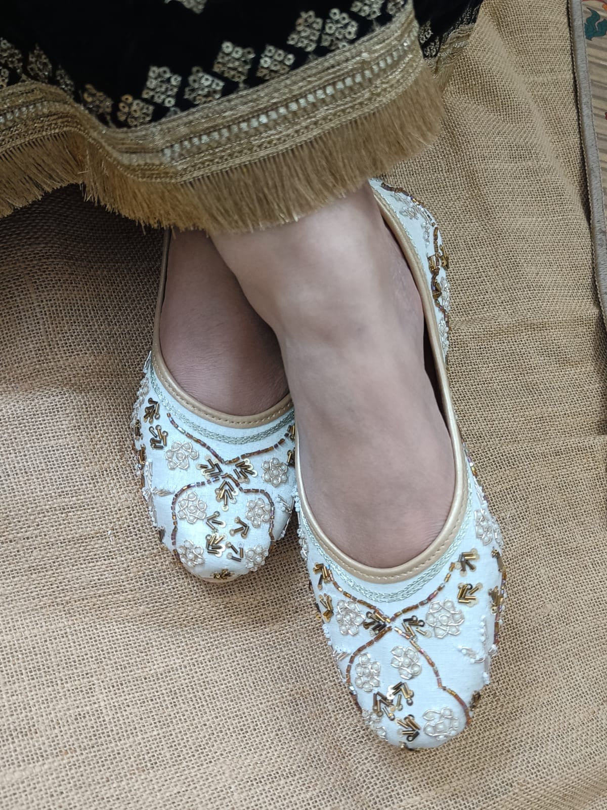 Ivorya Off White All Over Embroidered Jutti