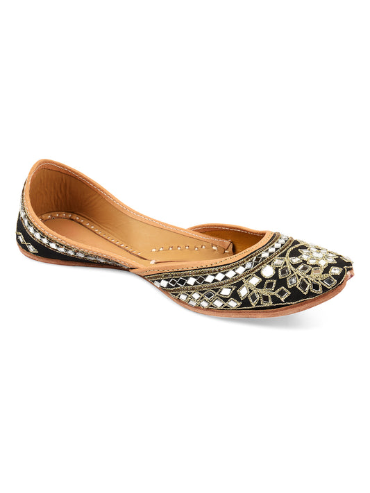 DESI COLOUR Women Black Embellished Leather Mojaris