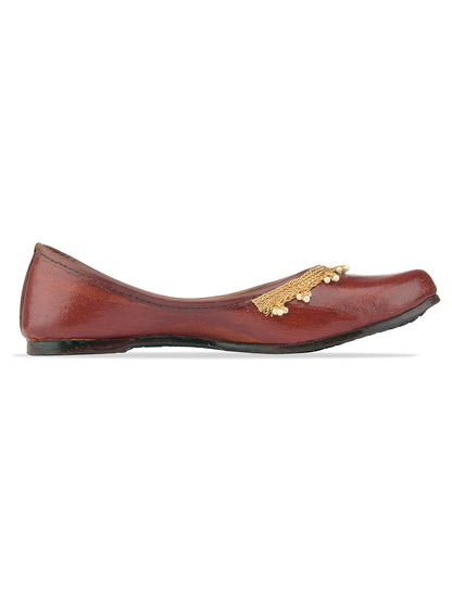 DESI COLOUR Women Brown Ethnic Mojaris Flats