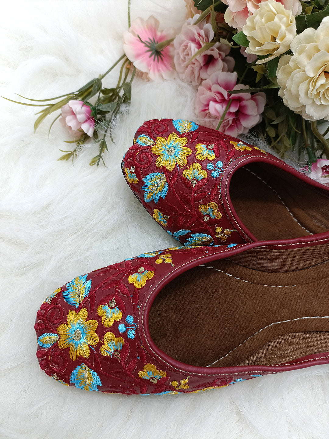 DESI COLOUR Women Maroon Ethnic Ballerinas with Embroidered Flats