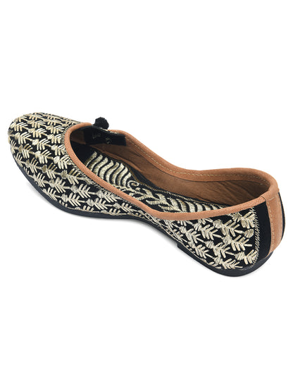 DESI COLOUR Women Black Embroidered Mojari