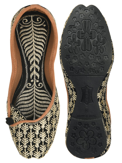 DESI COLOUR Women Black Embroidered Mojari