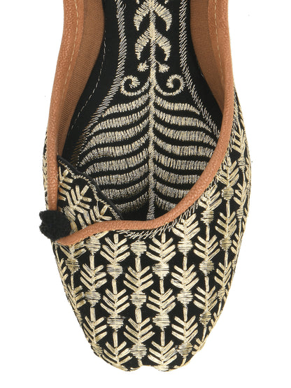 DESI COLOUR Women Black Embroidered Mojari