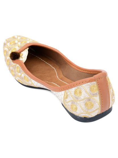 DESI COLOUR Women Gold  Silver Embroidered Leather Ethnic Mojaris Flats