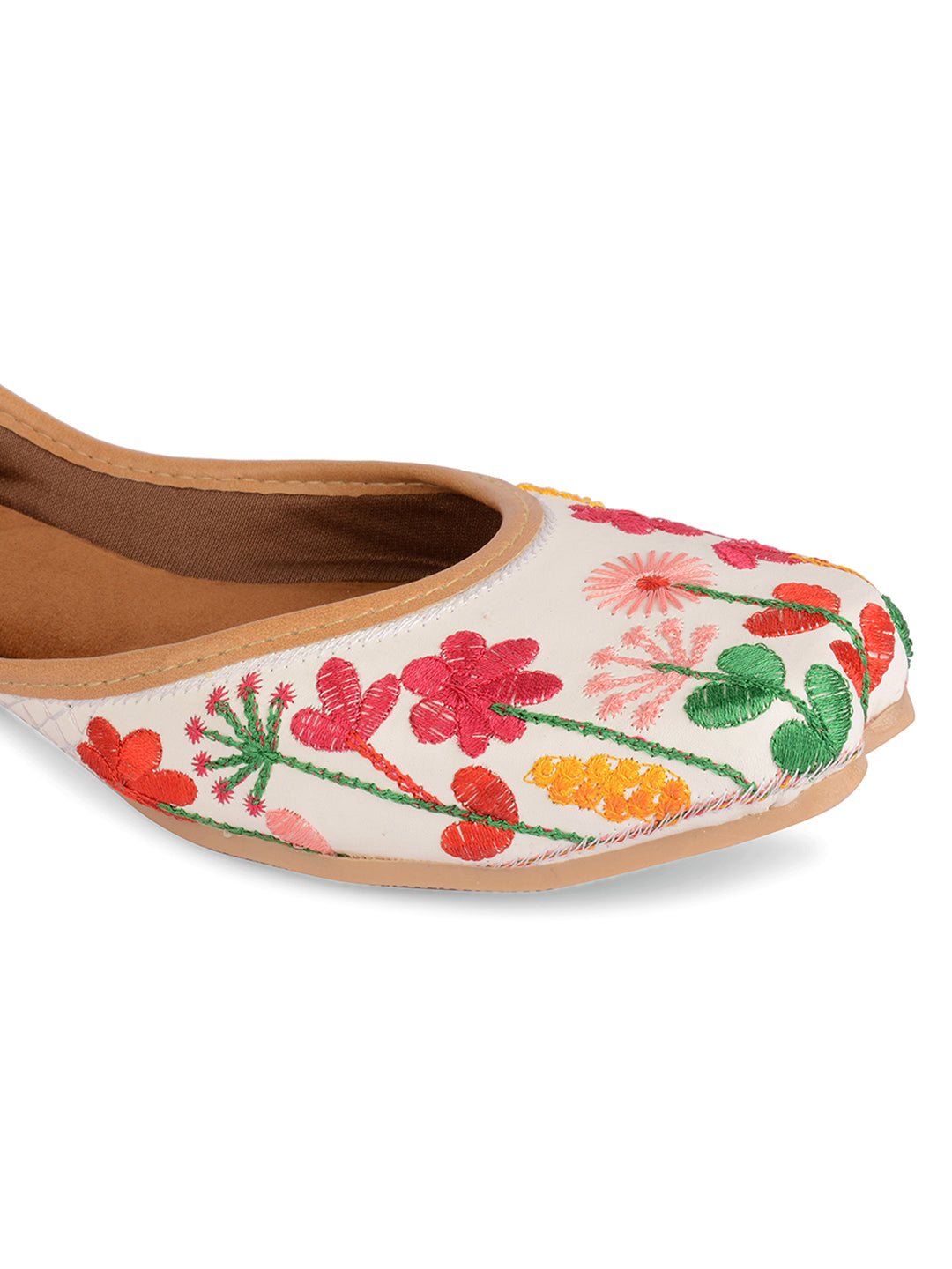 DESI COLOUR Women White Embroidered Comfy Ethnic Flats