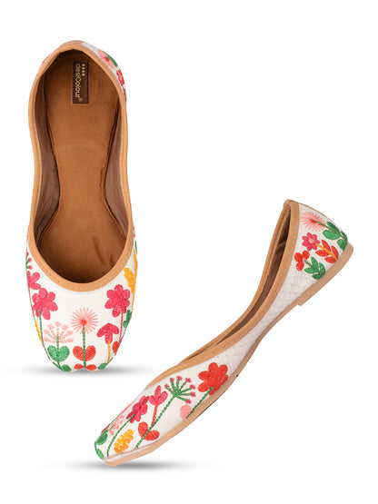 DESI COLOUR Women White Embroidered Comfy Ethnic Flats