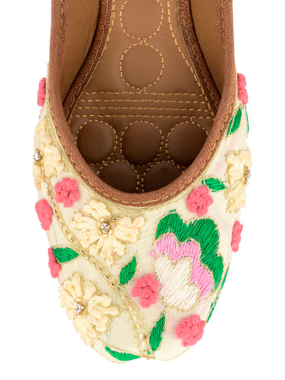 DESI COLOUR Women Cream-Coloured Embellished Ethnic Mojaris