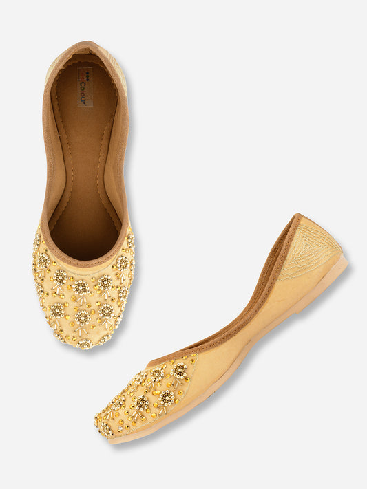 DESI COLOUR Women Gold-Toned Embellished Mojaris