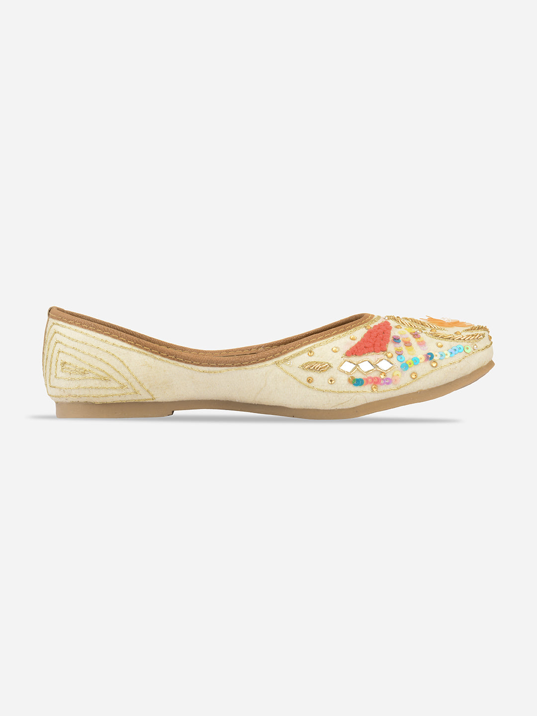 DESI COLOUR Women Off White Ethnic Mojaris With Ethnic Embellishments