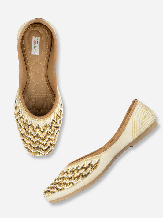 DESI COLOUR Woman Gold-Toned Ethnic Mojaris Flats