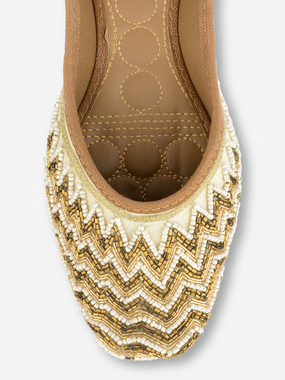 DESI COLOUR Woman Gold-Toned Ethnic Mojaris Flats
