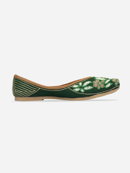 DESI COLOUR Women Green Ethnic Embellished Mojaris Flats