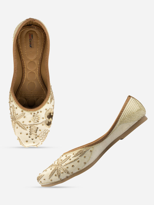 DESI COLOUR Women Off White Embellished Leather Ethnic Mojaris Flats