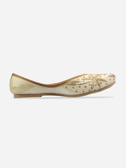 DESI COLOUR Women Off White Embellished Leather Ethnic Mojaris Flats