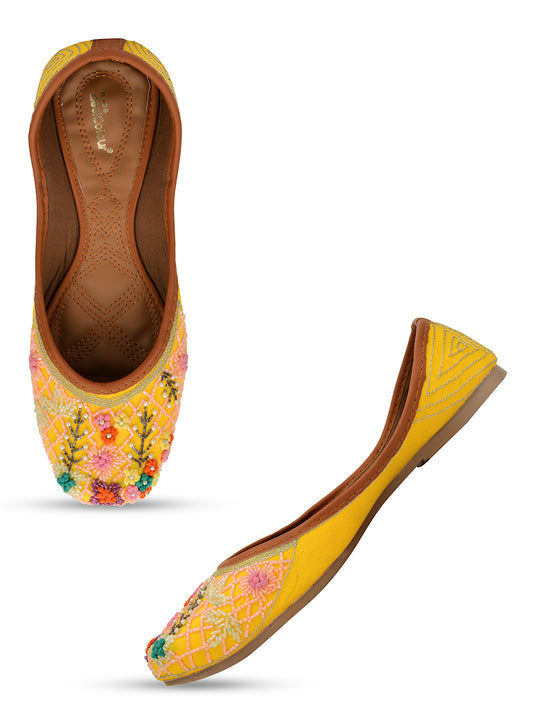 DESI COLOUR Women Yellow Ethnic Mojaris Flats