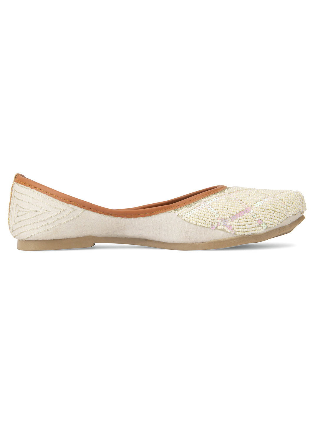 DESI COLOUR Women White Printed Leather Ethnic Mojaris Flats