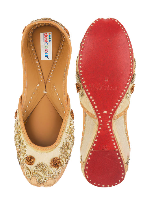 DESI COLOUR Women Gold-Toned Embellished Leather Mojaris