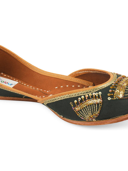 DESI COLOUR Women Gold-Toned Embellished Leather Mojaris