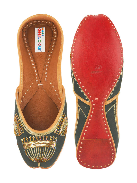 DESI COLOUR Women Gold-Toned Embellished Leather Mojaris