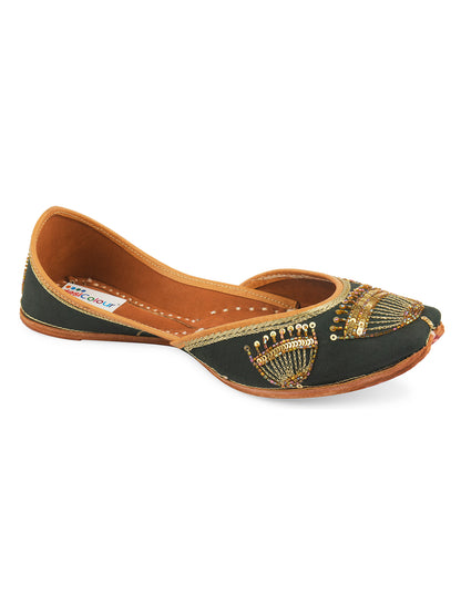 DESI COLOUR Women Gold-Toned Embellished Leather Mojaris