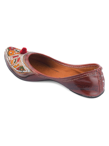 DESI COLOUR Women Pink Embellished Leather Mojaris