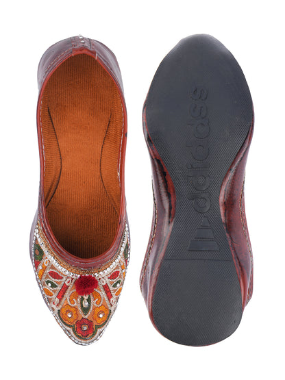 DESI COLOUR Women Pink Embellished Leather Mojaris