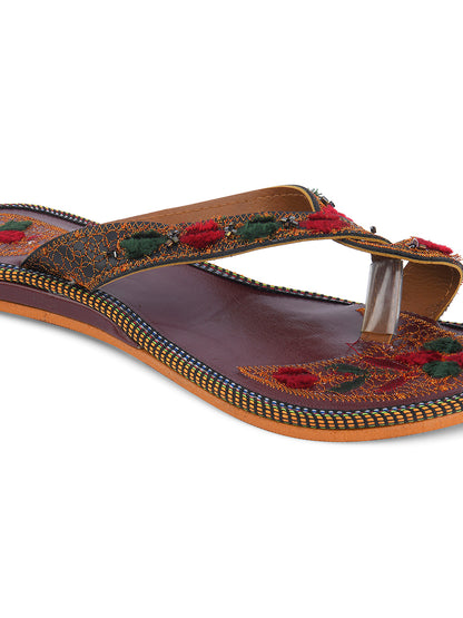 DESI COLOUR Women Brown Woven Design Leather Mojaris
