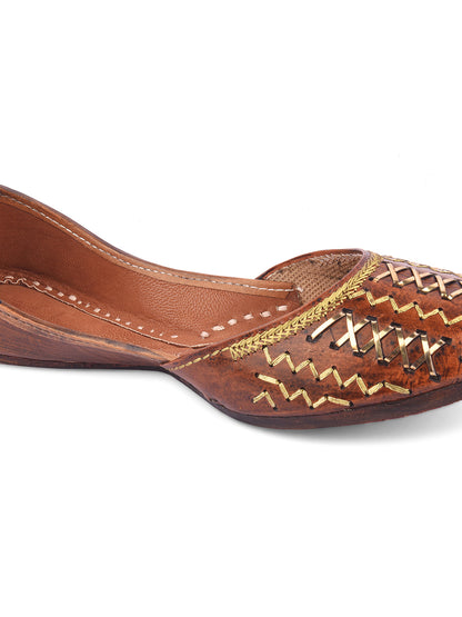 DESI COLOUR Women Brown Solid Leather Mojaris