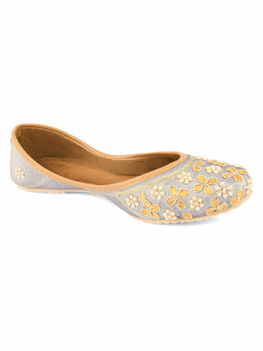 DESI COLOUR Women Grey Floral Embellished Mojaris
