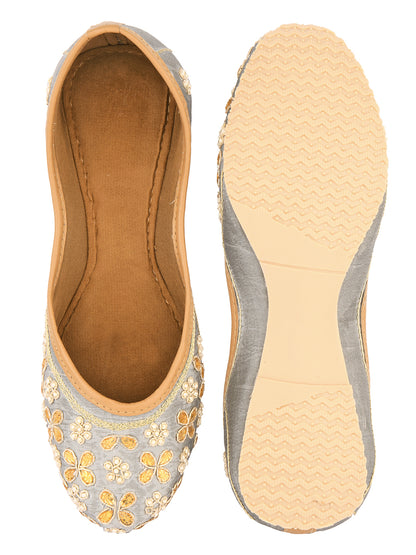 DESI COLOUR Women Grey Floral Embellished Mojaris