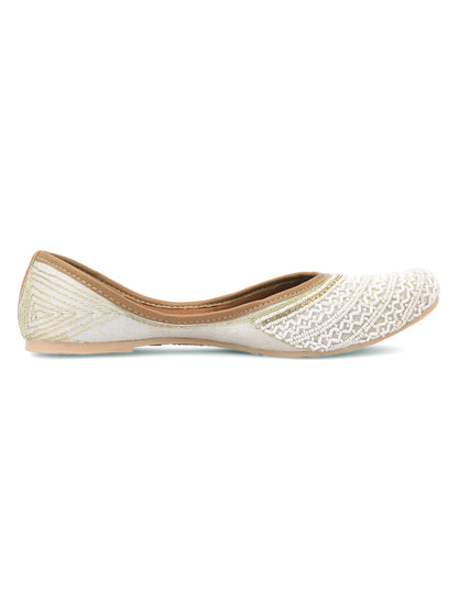 DESI COLOUR Women White Embellished Mojaris