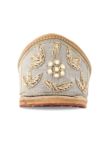 DESI COLOUR Women Grey  Gold-Toned Embellished Leather Mojaris