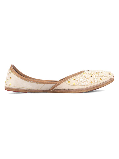 DESI COLOUR Women Green Embellished Leather Ethnic Mojaris Flats