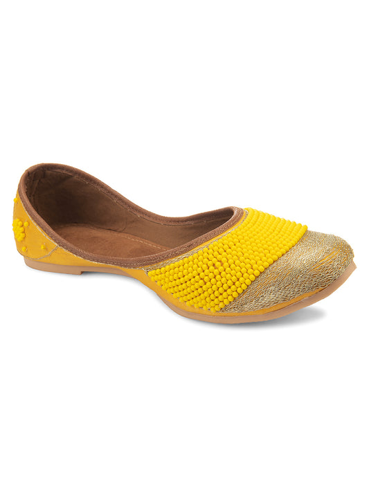 DESI COLOUR Women Yellow Embellished Ethnic Mojaris Flats