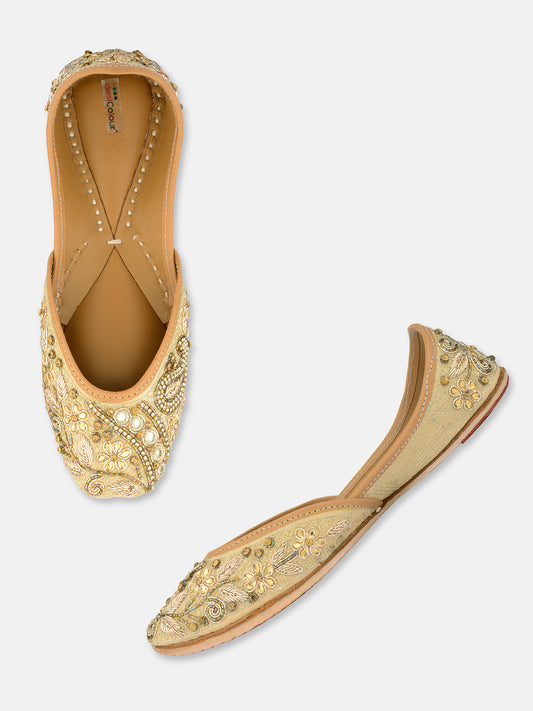 DESI COLOUR Women Off White Embellished Leather Ethnic Mojaris Flats