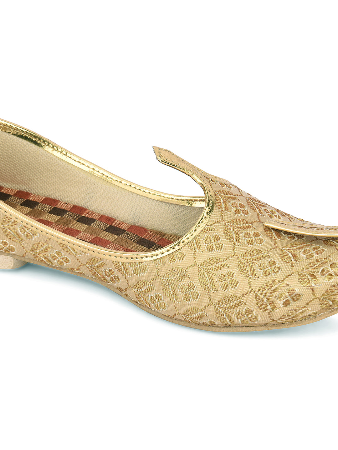 DESI COLOUR Men Gold-Toned Mojaris