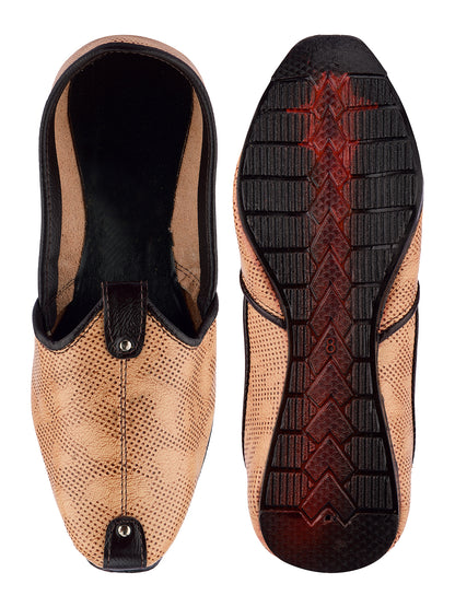 DESI COLOUR Men Beige Mojaris